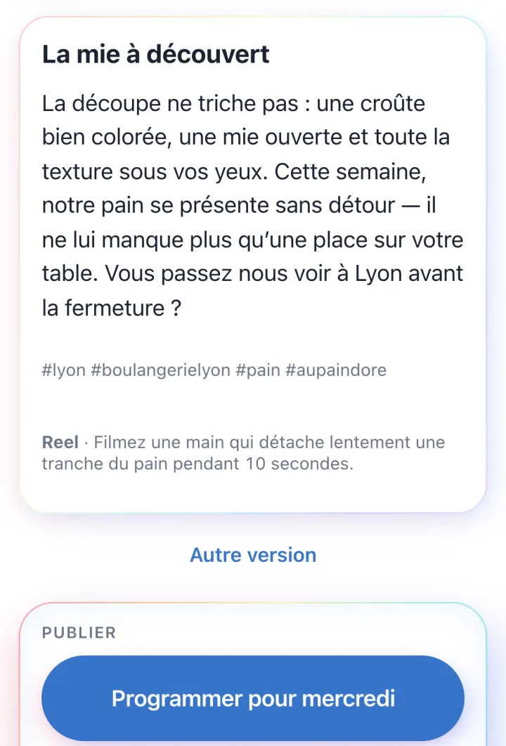 La légende prête : le texte dans le ton de la boutique, les hashtags, une idée de reel, puis le bouton Programmer pour mercredi.